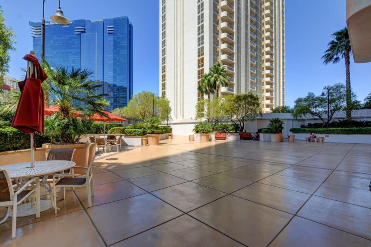 Mgm Signature-04-603 Strip View Jacuzzi Studio Лас-Вегас Экстерьер фото